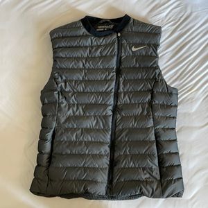 Nike Women’s Asymmetrical Down Golf Vest